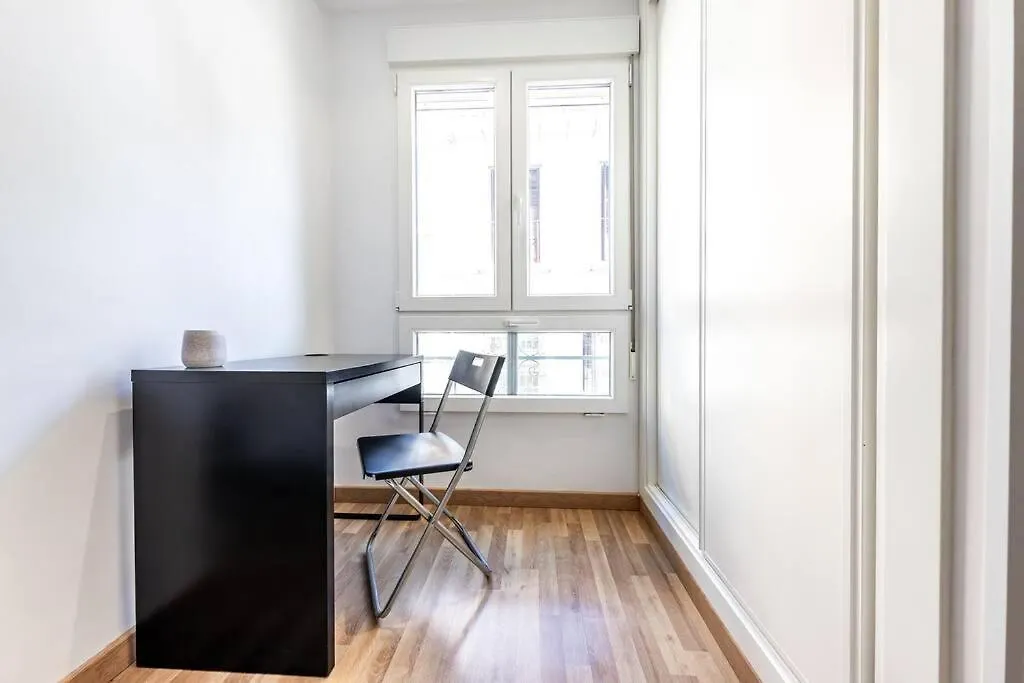Minimalistic Apartment In The Heart Of Malaga By Rems